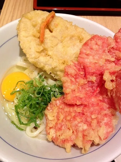 紅生姜、蓮根天と釜玉うどん|たべたくさん