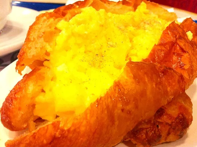 Scrambled egg croissant|Jorge Bernal Márquezさん