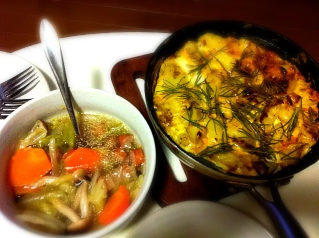 Snapdishの料理写真:Spanish Omelette w/ vegetable soup|Emi Chiba-Smithさん