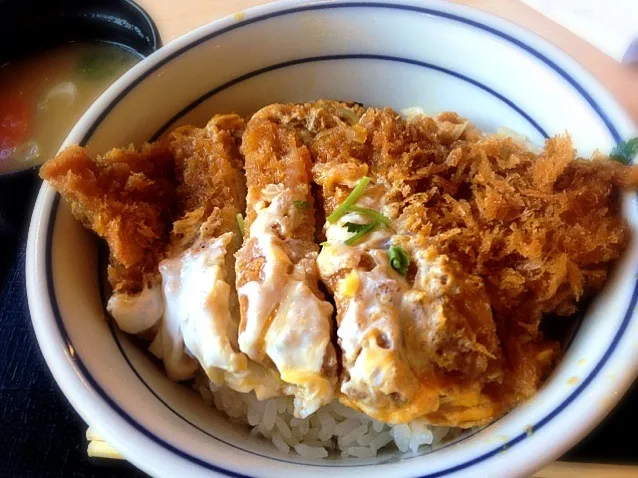 Snapdishの料理写真:かつやのカツ丼。|yukoさん