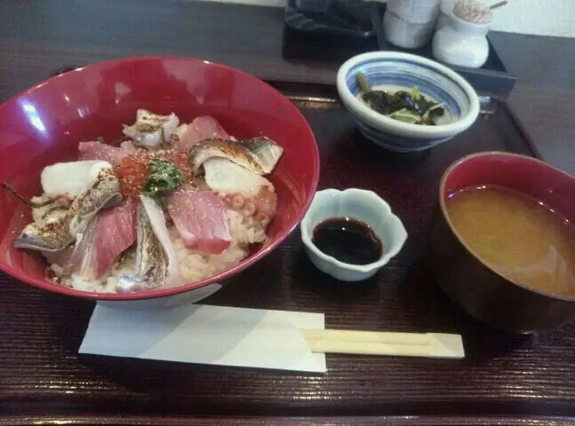 海鮮いくら丼定食|みやぽんさん