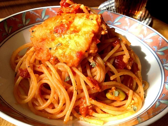 Snapdishの料理写真:チキンのトマト煮込みのパスタ|内堀志保さん