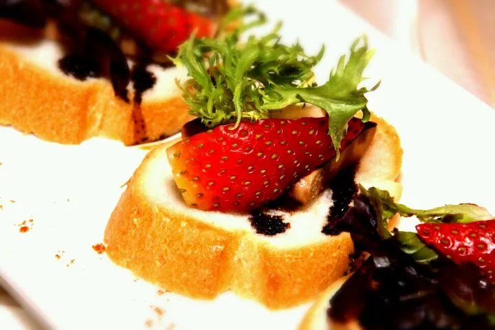 our new creation "strawberry bruschetta"|deliana liauwさん