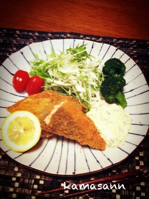 Snapdishの料理写真:鯵のフライと鮭フライ🐟|かまさん