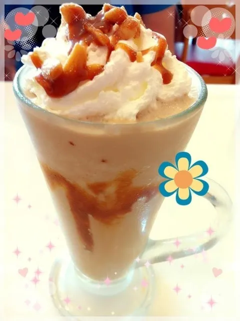 Snapdishの料理写真:caremel frappuccino😍|꒰✾꒱˚°꒰ben꒱°˚꒰✾꒱さん