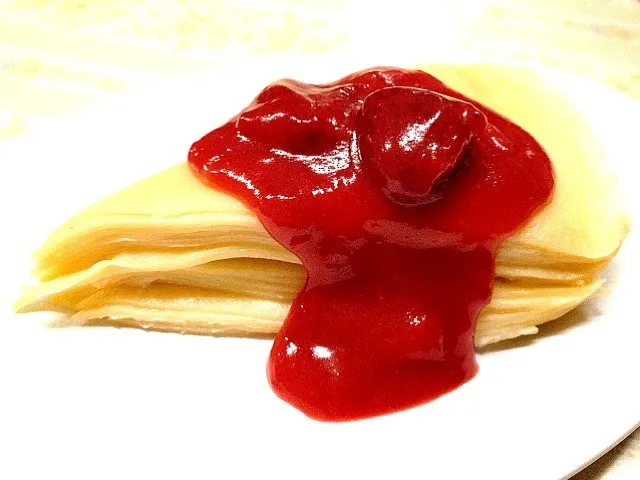 Crepe Cake with 🍓|CatSaNovyさん