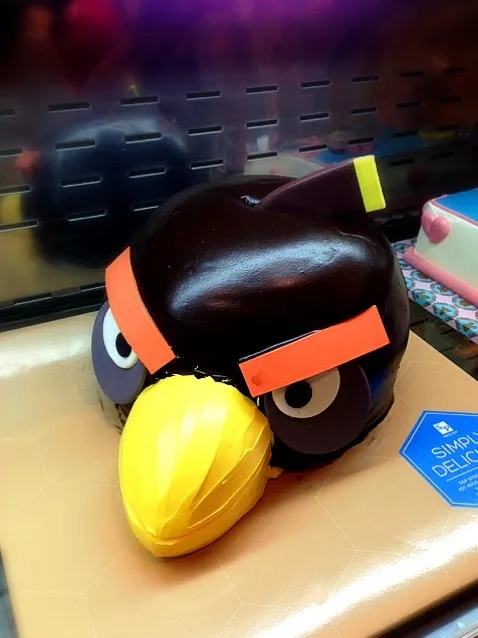 Black Angry Bird Cake|betさん