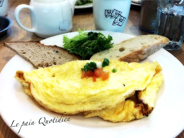 At the Le pain Quotidien cafe for blunch|Matsu sweetsさん