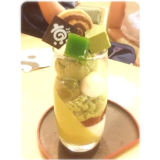 Matcha soft-cream parfait 🍵🍦|@bangkokさん