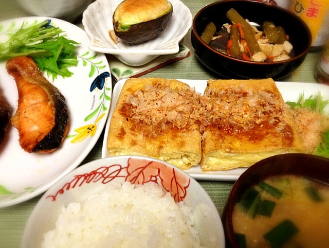 栃尾の油揚げとシリコンスチーマーで焼いた鮭とアボカドチーズ焼きとかの晩ごはん りん蔵 Snapdish スナップディッシュ Id Chioea