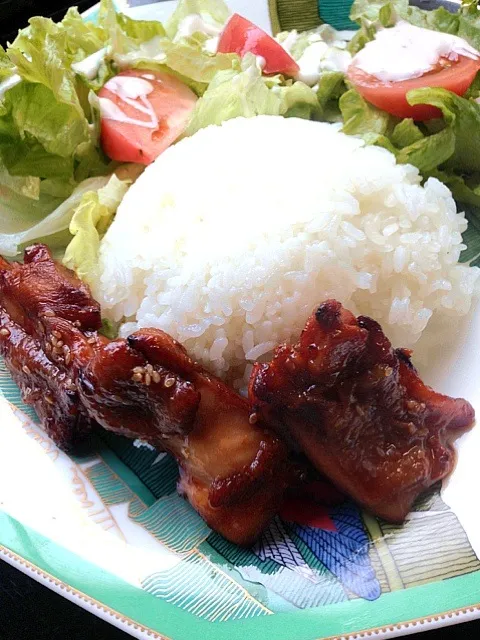 冷凍予備食レンチんチキンと、サラダ盛り（＾∇＾）息子ご飯。|くめさん