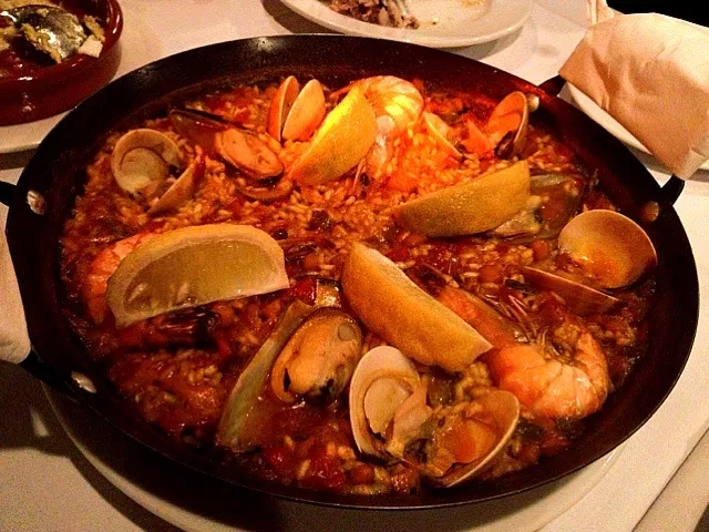 Snapdishの料理写真:seafood paella|Yvonne C.さん