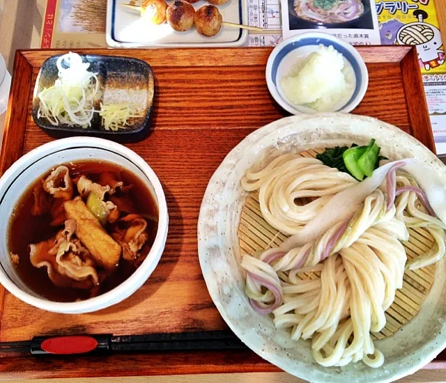 エン座で、みぞれ糧うどんとお団子|りん蔵さん