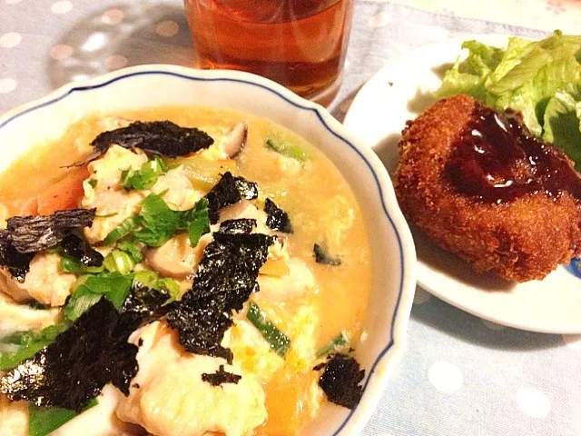 Snapdishの料理写真:卵白とお豆腐のご飯で親子丼|mari miyabeさん