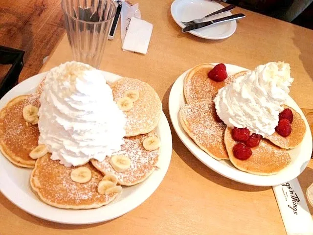 ホットケーキ＆ホイップクリーム＆バナナ＆イチゴ🍓|keikovsangelさん