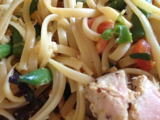 Tuna Nicoise pasta|laura lumさん