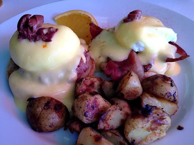 Half Cajun \ Half Bacon Eggs Benedict|Chris Shannonさん