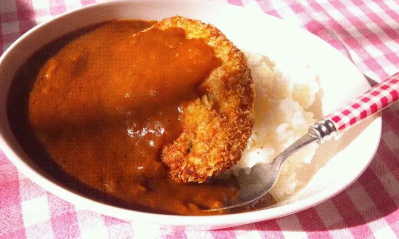 銀座カレー中辛に昨夜多めに作ったコロッケトッピング(*^ω^)b|まあるさん