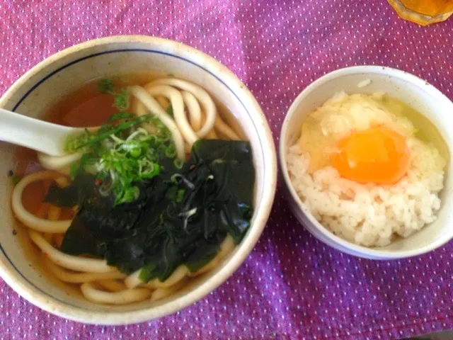 わかめうどんと卵かけごはん🍚|純さん