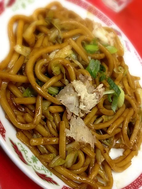 太麺焼きそば。味の決めては、八角で茹でた豚肉やと思う|ハルさん