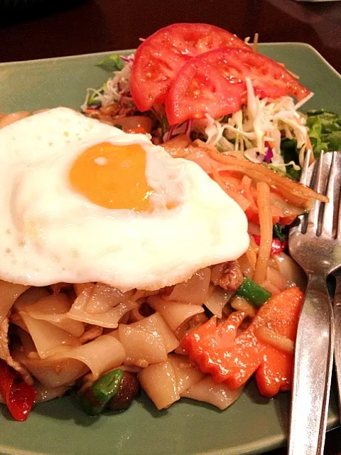 パッキーマオ・カイダーオ  タイ風辛口焼きそば(^o^)|よっしいださん