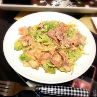 アボカドとサーモンのクリームパスタ|うらさん