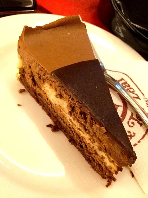 Royal chocolate cake|elvina chandraさん