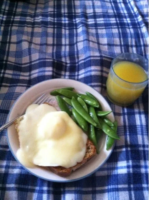 Eggs Benny and sugar snap peas|Kellyさん