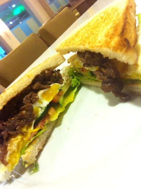 beef tapa sandwich|robert rainer ebueさん