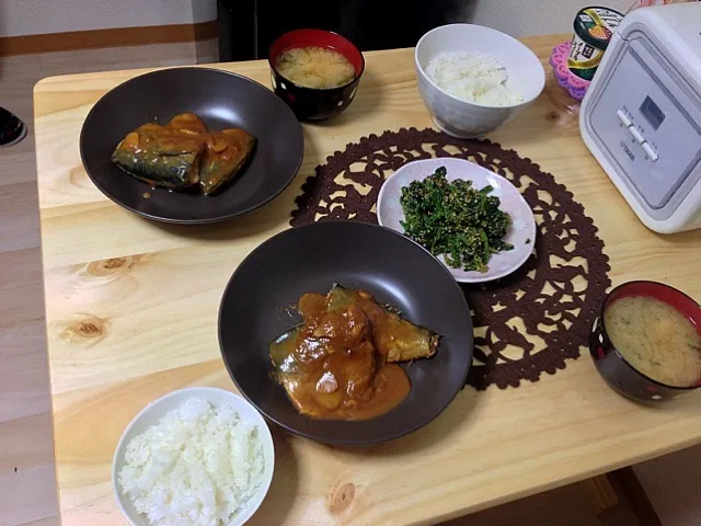 サバの味噌煮とほうれん草の胡麻和えとお味噌汁|まゆさん