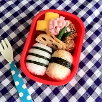 Snapdishの料理写真:俵おにぎりのお弁当|ひろさん