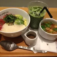 鮪とアボカドの丼 ドリンクset|なつみさん