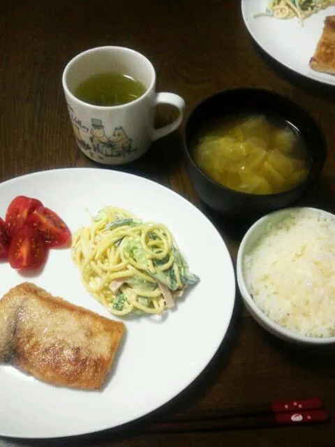 メカジキのムニエル＆スパサラ＆キャベツの味噌汁|えっちゃんさん