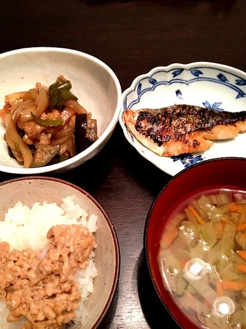 鶏肉と茄子の南蛮煮、サワラの味噌焼き、お吸い物、納豆|はるあやママさん