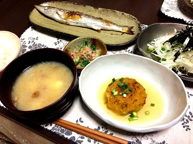 かぼちゃ饅頭、かますの塩焼き、せりのお浸し、大根の和風サラダ、ごはん、なめこ汁|XLH883さん