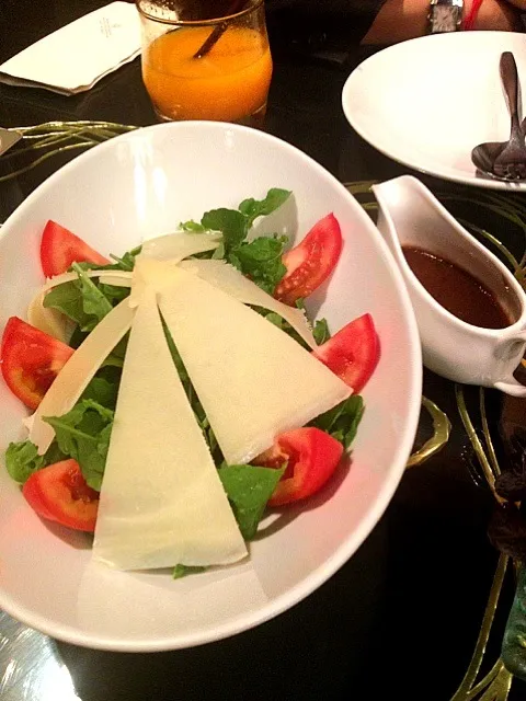 Rocket salad with Parmesan cheese|chayapimさん