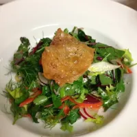 Root vegetable salad with crispy chicken skin|Audie Morrisさん