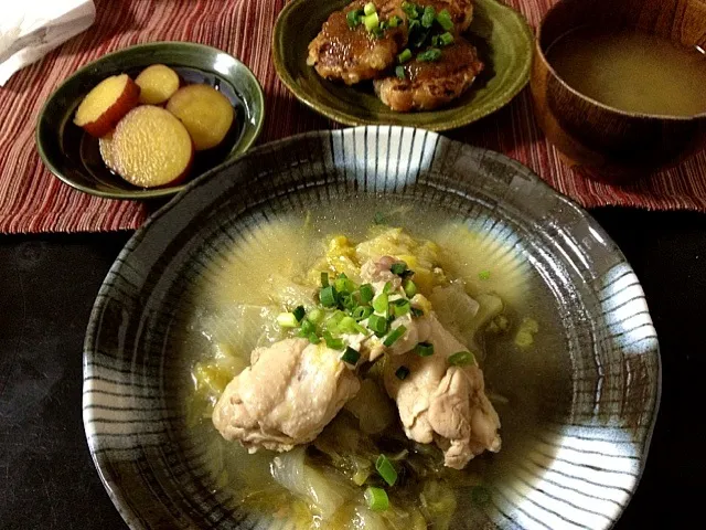 Snapdishの料理写真:手羽元と白菜の煮物|achanさん