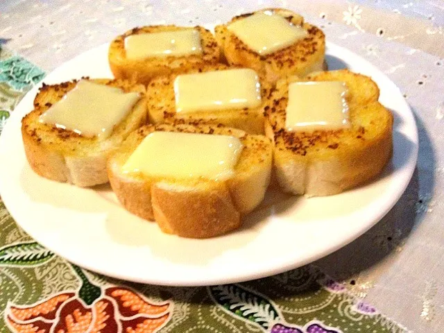 garlic bread with cheese|natalie tsangさん