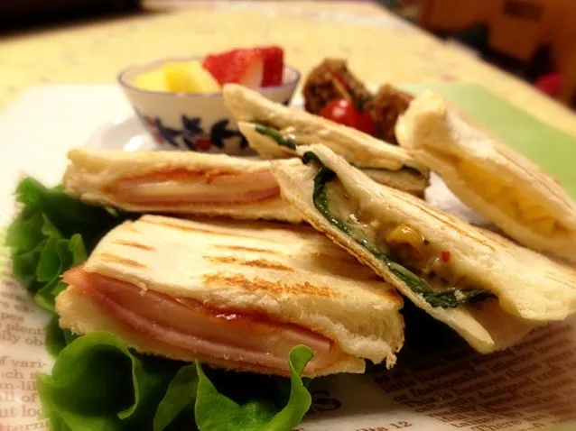 朝ごはん  食パンでなんちゃってパニーニ🎶|メイスイさん