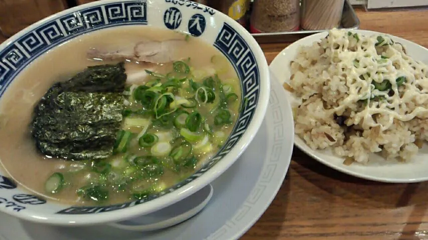 ラーメンと高菜半チャーハン|千葉智さん