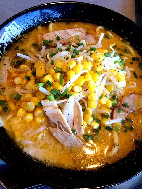 Snapdishの料理写真:らあめん花月嵐 黄金の味噌ラーメン|カウンター嬢さん