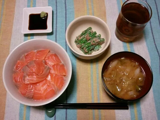 Snapdishの料理写真:120629 サーモン丼、いんげんのごま和え|EUREKAさん