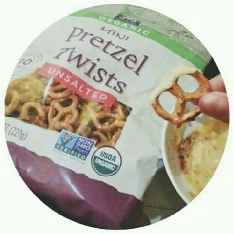 Snapdishの料理写真:mini pretzel with melted cheese!|latigy marpashaさん