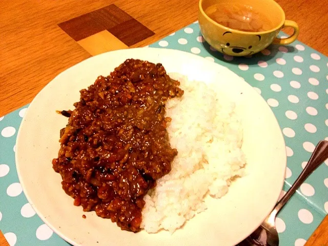 キーマカレー、野菜のコンソメスープ|なおさん