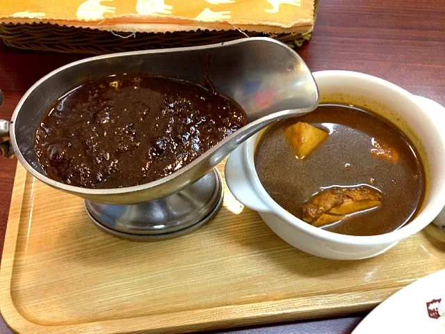 牛ほほコルマカレーとカシミールカレー|TonyYamadaさん