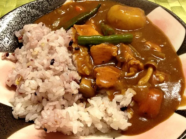 今夜はカレー、、、、明日も残りのカレー、お弁当にも持って行っちゃおうかなぁ(@￣ρ￣@)|gintanさん