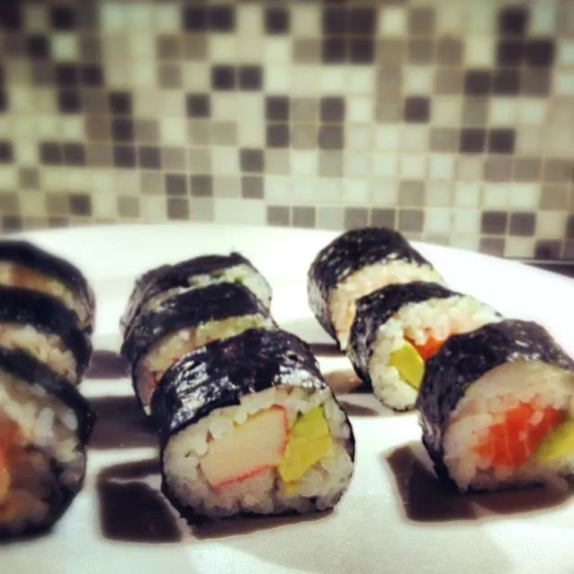 Sushi Rolls with tuna, crab, salmon an avacado.|Coen Doumaさん