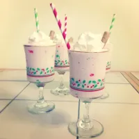 Snapdishの料理写真:Peppermint egg nog shakes|ebay bayさん