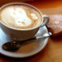 Snapdishの料理写真:Decoration Cafe Latte and Macadamia Blondie|dream sweetsさん